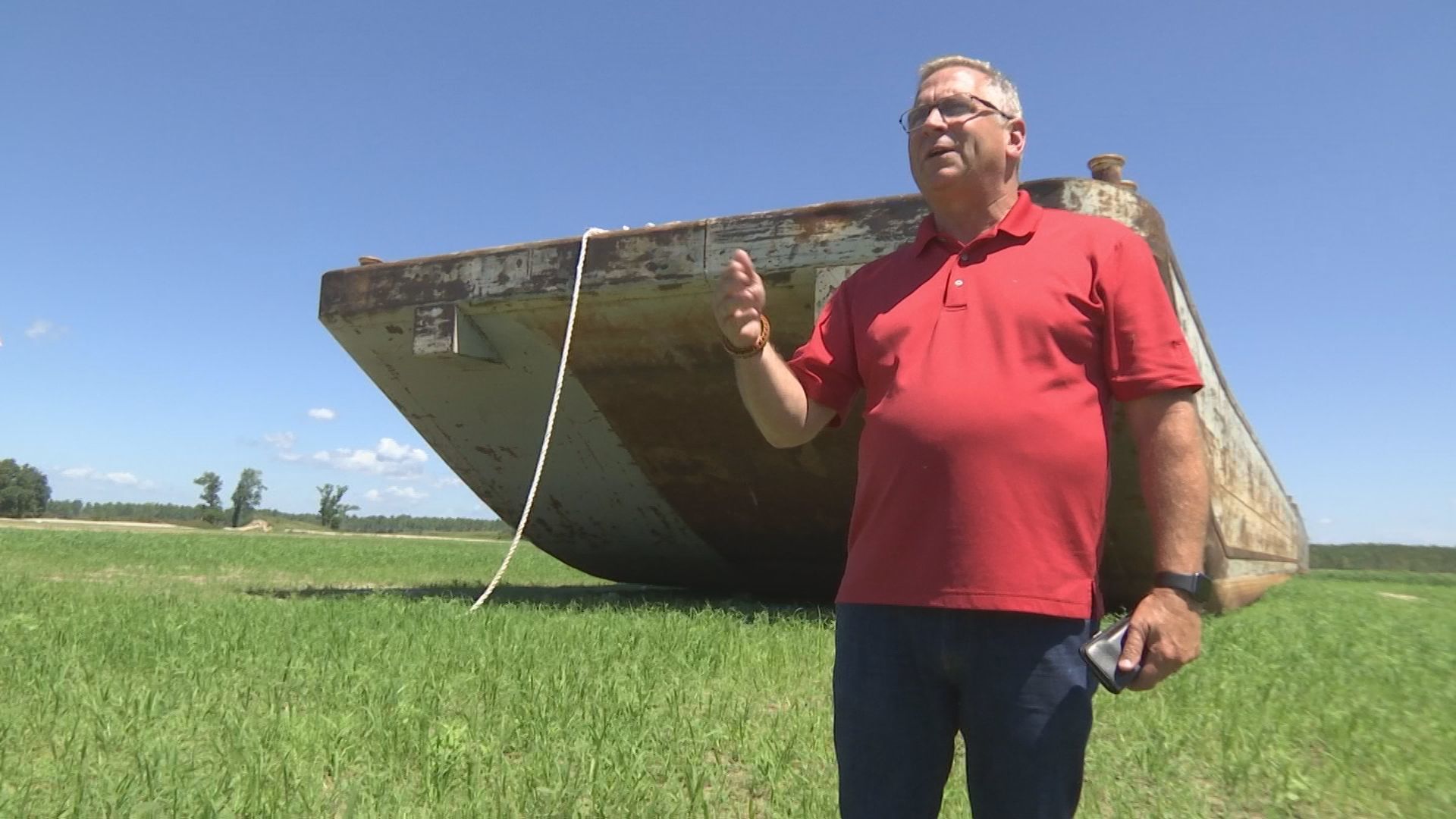 bost visits barge 10 .jpg